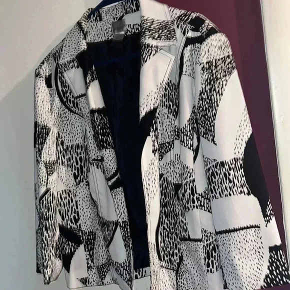 Chico’s White and Black Blazer Size 2 (Medium/Size 12) - Picture 6 of 8